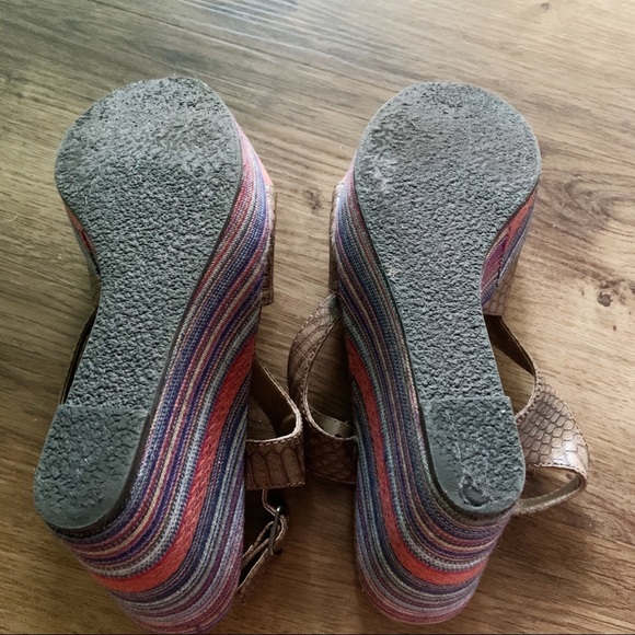 BKE Wedge Peep Toe Sandals - Picture 5 of 6